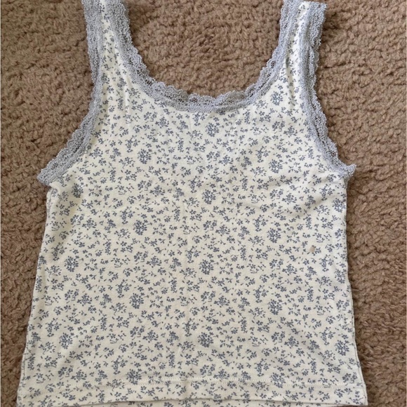 Brandy Melville Tank Top - Picture 2 of 3